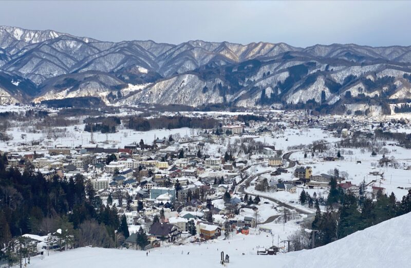 PlanetSKI in Japan. Image © PlanetSKI